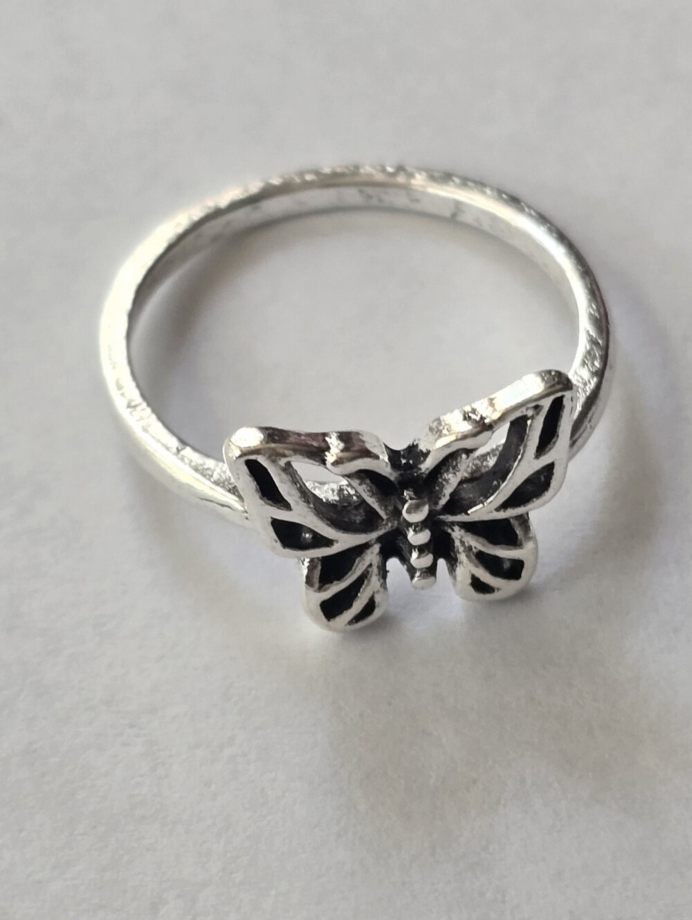 BUTTERFLY LOVERS  CUTOUT PATTERN WINGS NEW SIZE 6.5 QUALITY TITANIUM SILVER RING
